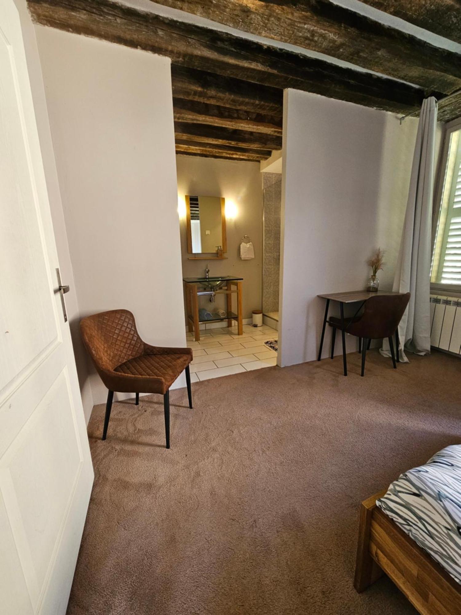 Chambre Avec Salle De Bain Hotell Donzy Eksteriør bilde